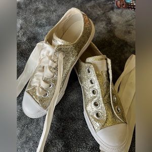 Gold Converse